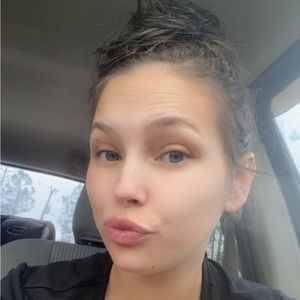 Meet your Posher, Kylee